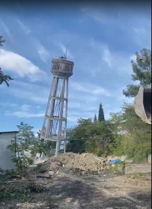 BİLECİK'TE SU DEPOSU KULESİ YIKILDI