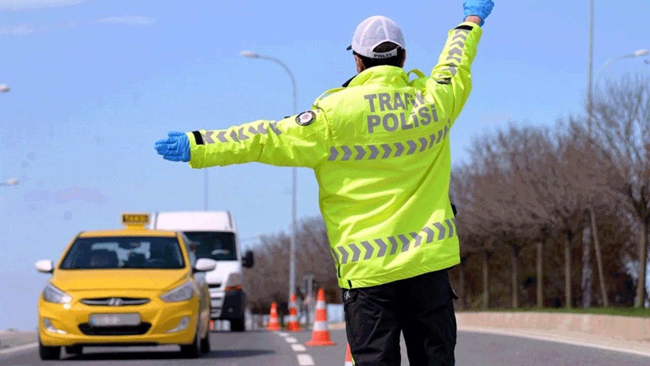 BİLECİK'TE YAPILAN TRAFİK UYGULAMASINDA 380 SÜRÜCÜYE CEZAİ İŞLEM UYGULANDI
