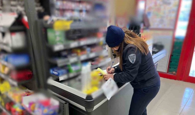Bodrum Zabıta Ekipleri Son Kullanma Tarihi Geçmiş Ürünleri Topladı