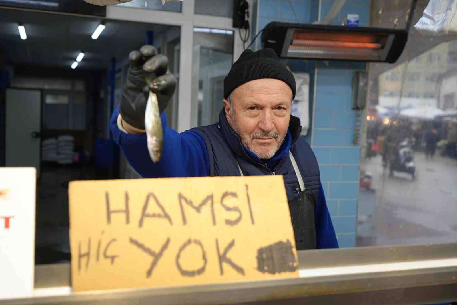 BOLU'DA HAMSİZLİK DİĞER DENİZ ÜRÜNLERİNİN FİYATLARINI ARTIRDI