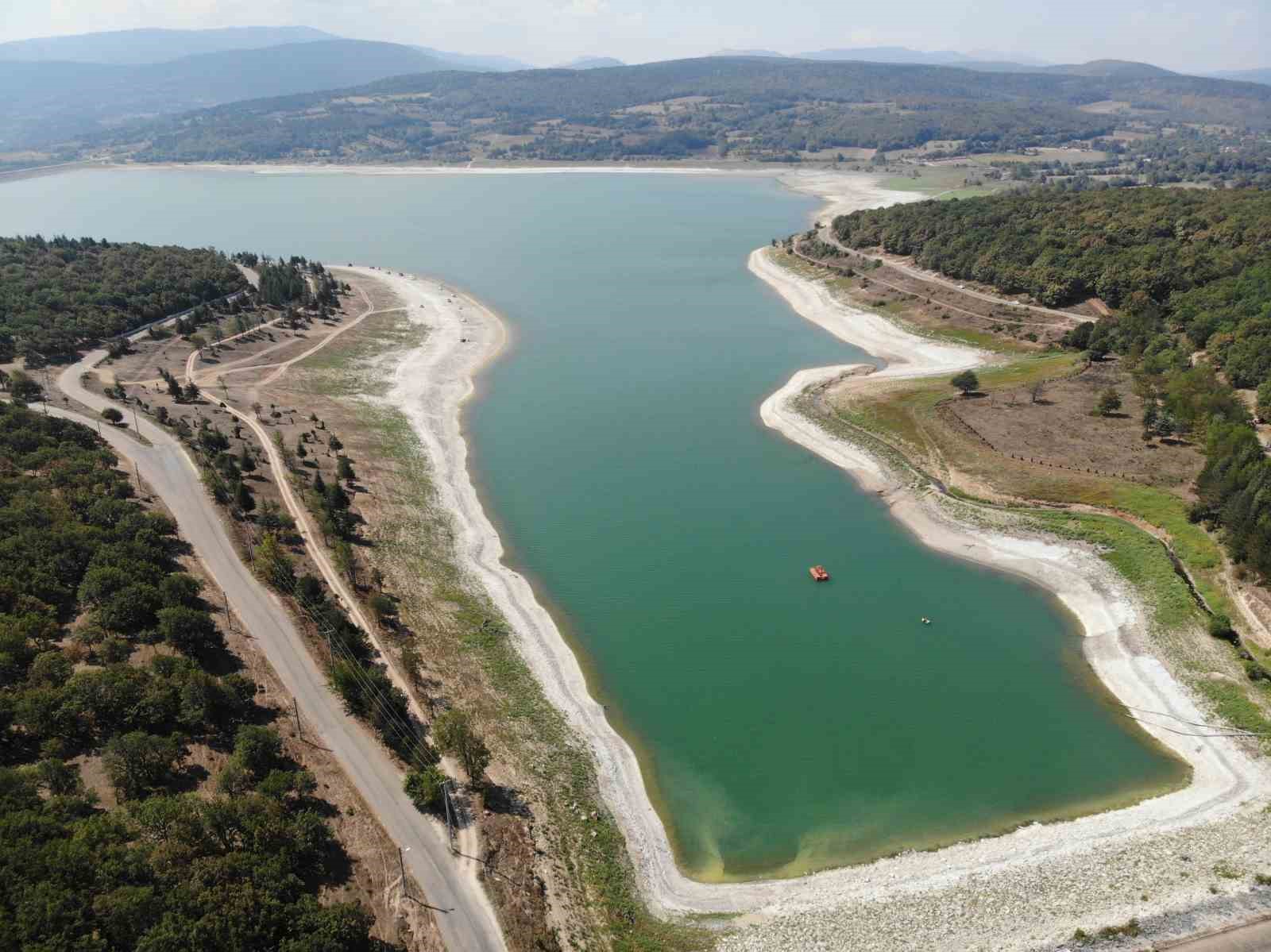 BOLU’DA SU KRİZİ: GÖLKÖY BARAJI GÖLÜ’NDE SU SEVİYESİ TEHLİKELİ DERECEDE DÜŞTÜ