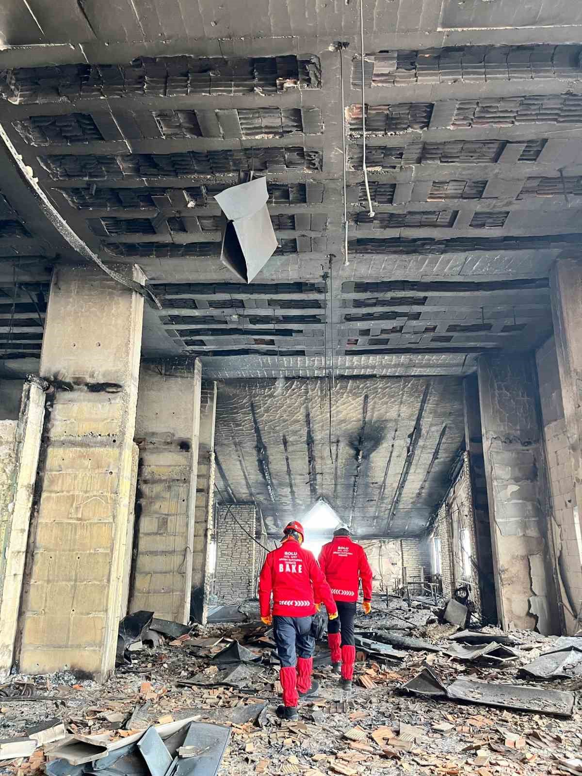 BOLU'DAKİ OTELDEN YANGIN SIRASINDA 76 KİŞİYE MEZAR OLAN MERDİVENLER