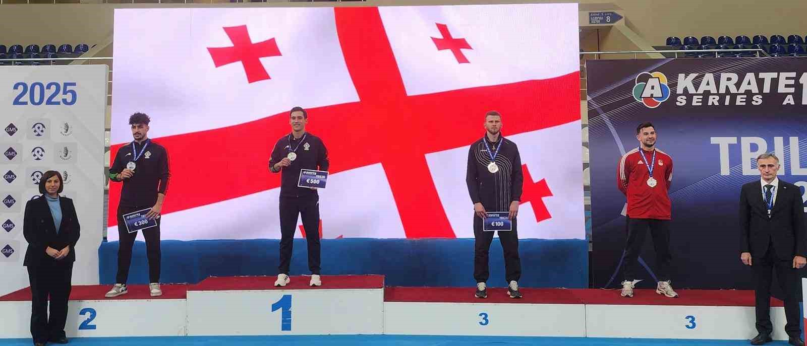 BRONZ MADALYALI KARATE SPORCUSUNDAN BÜYÜK BAŞARI