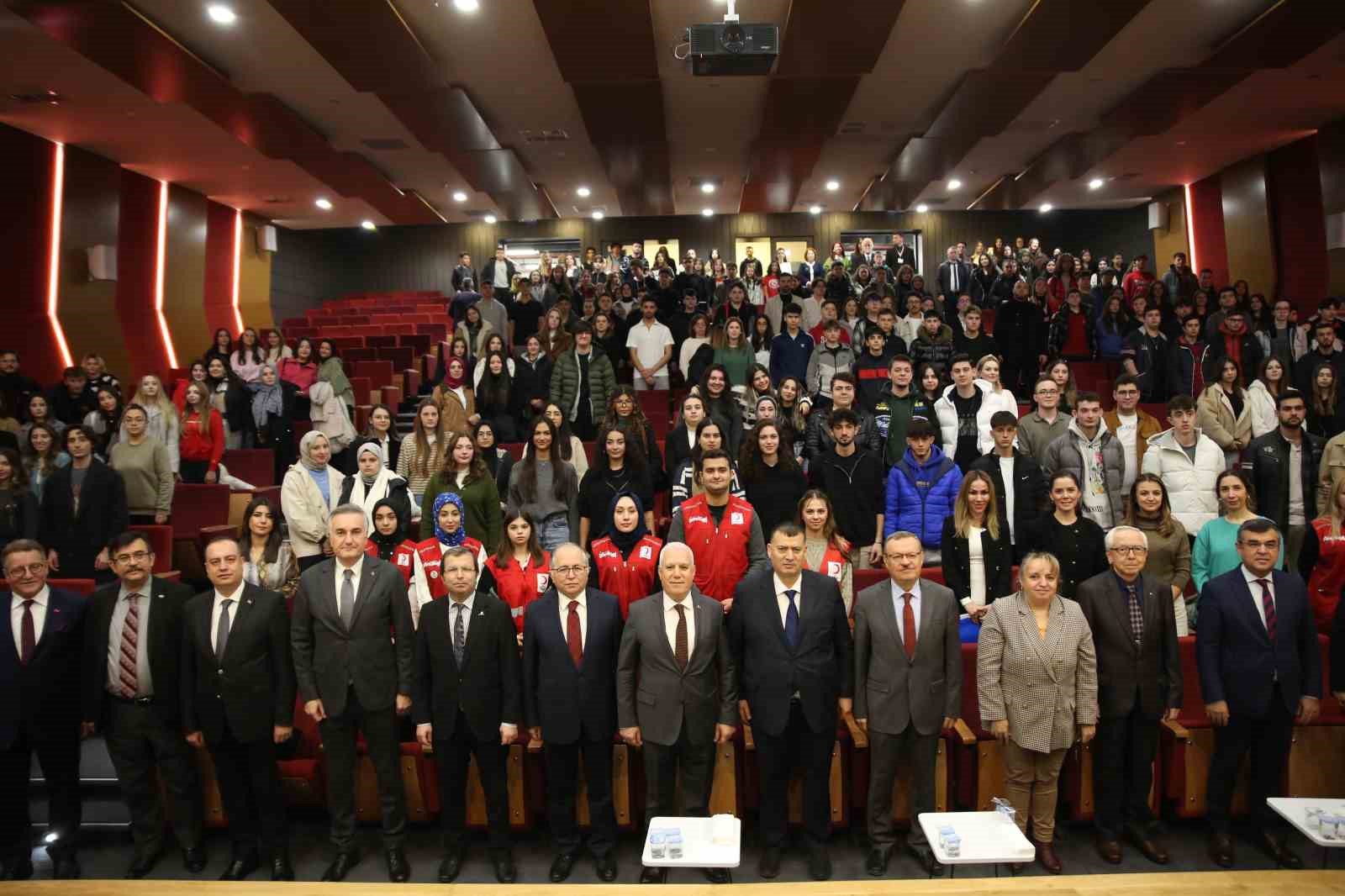 BURSA BÜYÜKŞEHİR BELEDİYE BAŞKANI MUSTAFA BOZBEY GENÇLERLE BULUŞTU