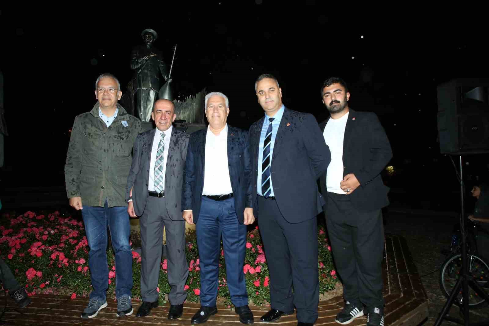 BURSA BÜYÜKŞEHİR BELEDİYESİ AŞIK VEYSEL ANITINI TÖRENLE AÇTI