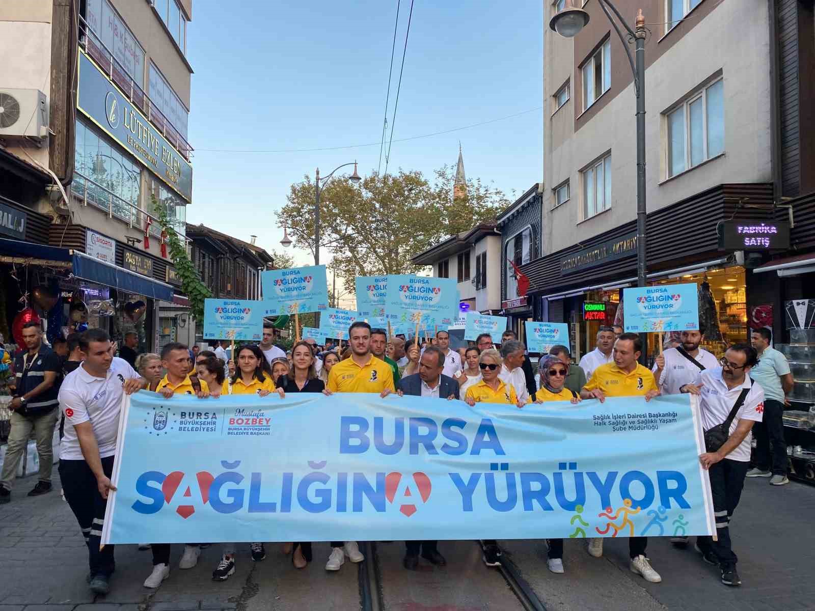 BURSA BÜYÜKŞEHİR BELEDİYESİ HALK SAĞLIĞI HAFTASI KAPSAMINDA YÜRÜYÜŞ DÜZENLEDİ