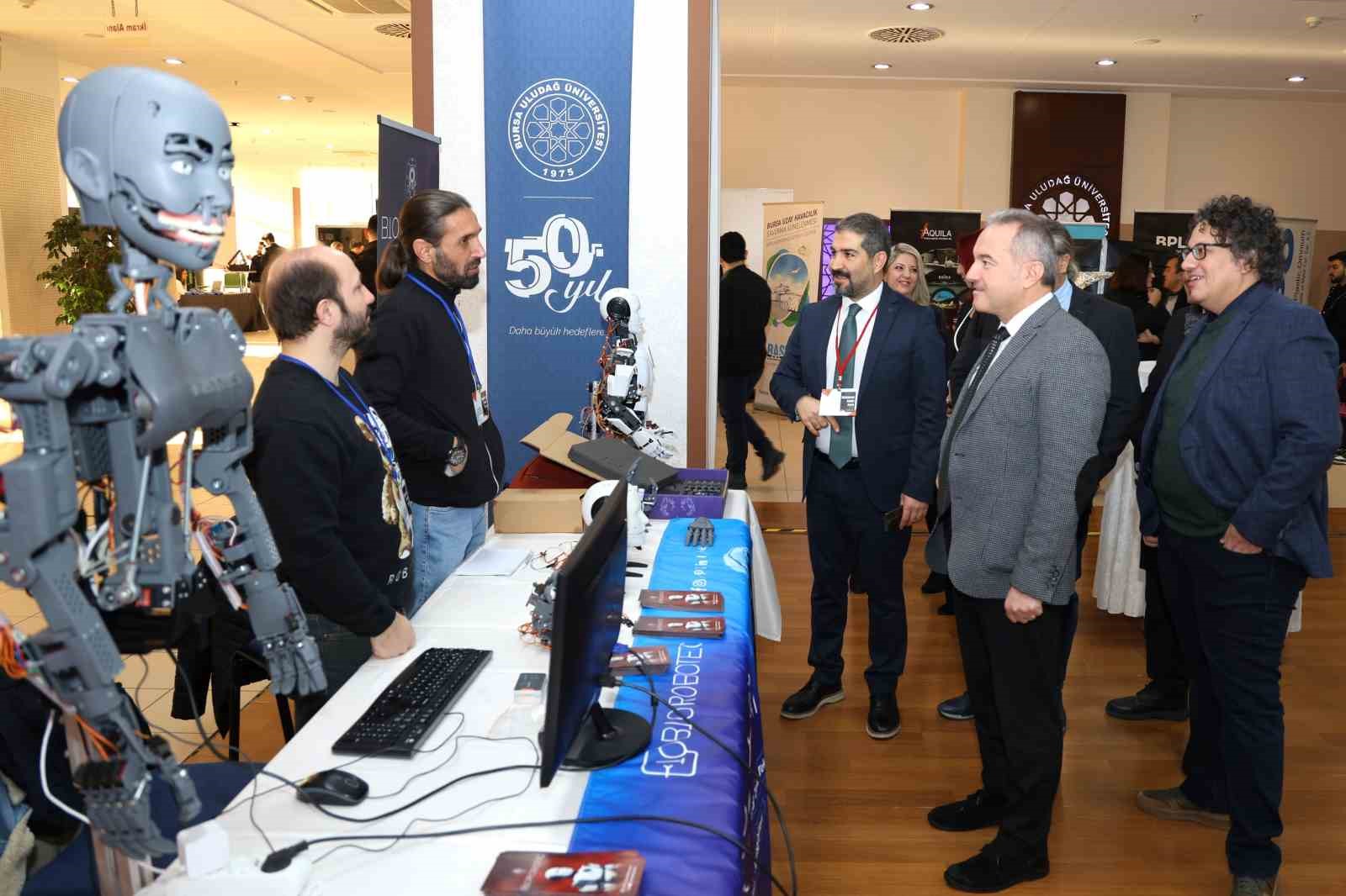 BURSA ULUDAĞ ÜNİVERSİTESİ DİJİTAL DÖNÜŞÜM EĞİTİM, UYGULAMA VE ARAŞTIRMA MERKEZİ TEKNOLOJİ FUARI