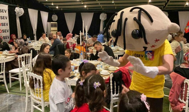 Bursa’da Kanser Hastası Çocuklar ve Aileleri için Düzenlenen İftar Yemeği