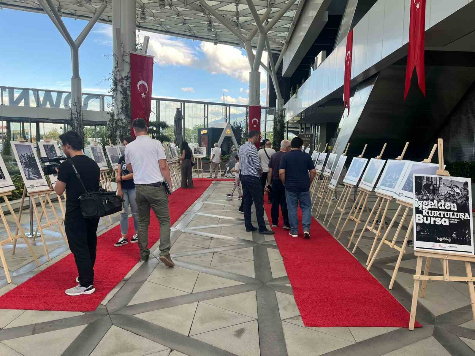 BURSA'NIN KURTULUŞ SERGİSİ DOWNTOWN YAŞAM VE EĞLENCE MERKEZİ'NDE AÇILDI