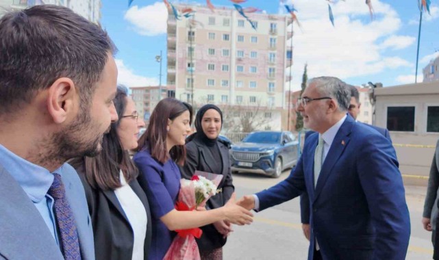 Çalışma Bakanı Vedat Işıkhan Mardin'de
