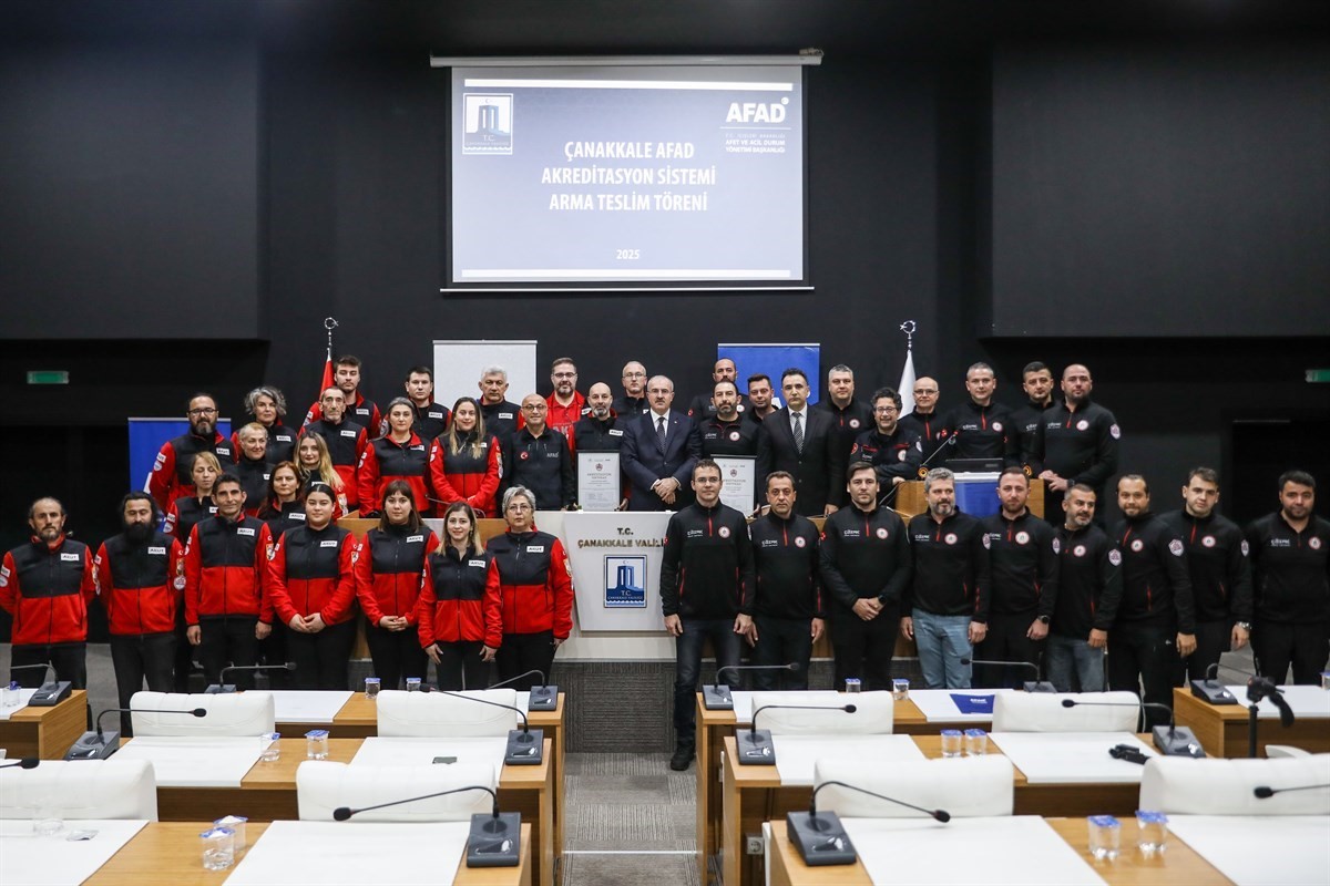 ÇANAKKALE'DE AFAD TARAFINDAN ARAMA KURTARMA EKİPLERİ İÇİN TÖREN DÜZENLENDİ