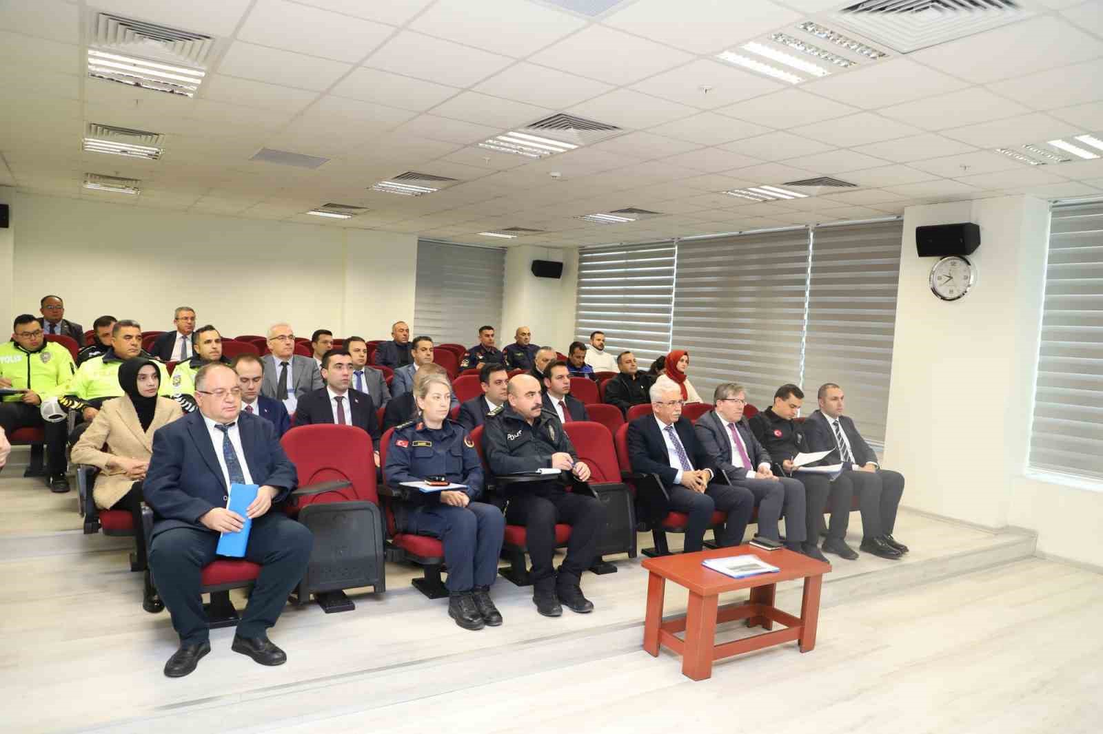 ÇANKIRI'DA KIŞ MEVSİMİ TRAFİK TEDBİRLERİ TOPLANTISI GERÇEKLEŞTİRİLDİ