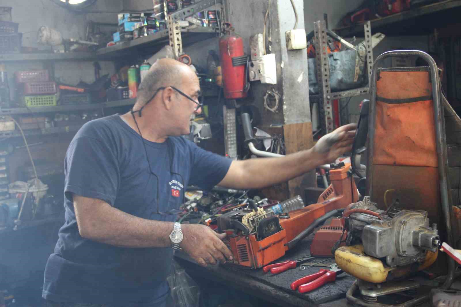 ÇARŞAMBA'DA MOTORLU TIRPAN TAMİRCİLERİ YOĞUN MESAİ İÇİNDE