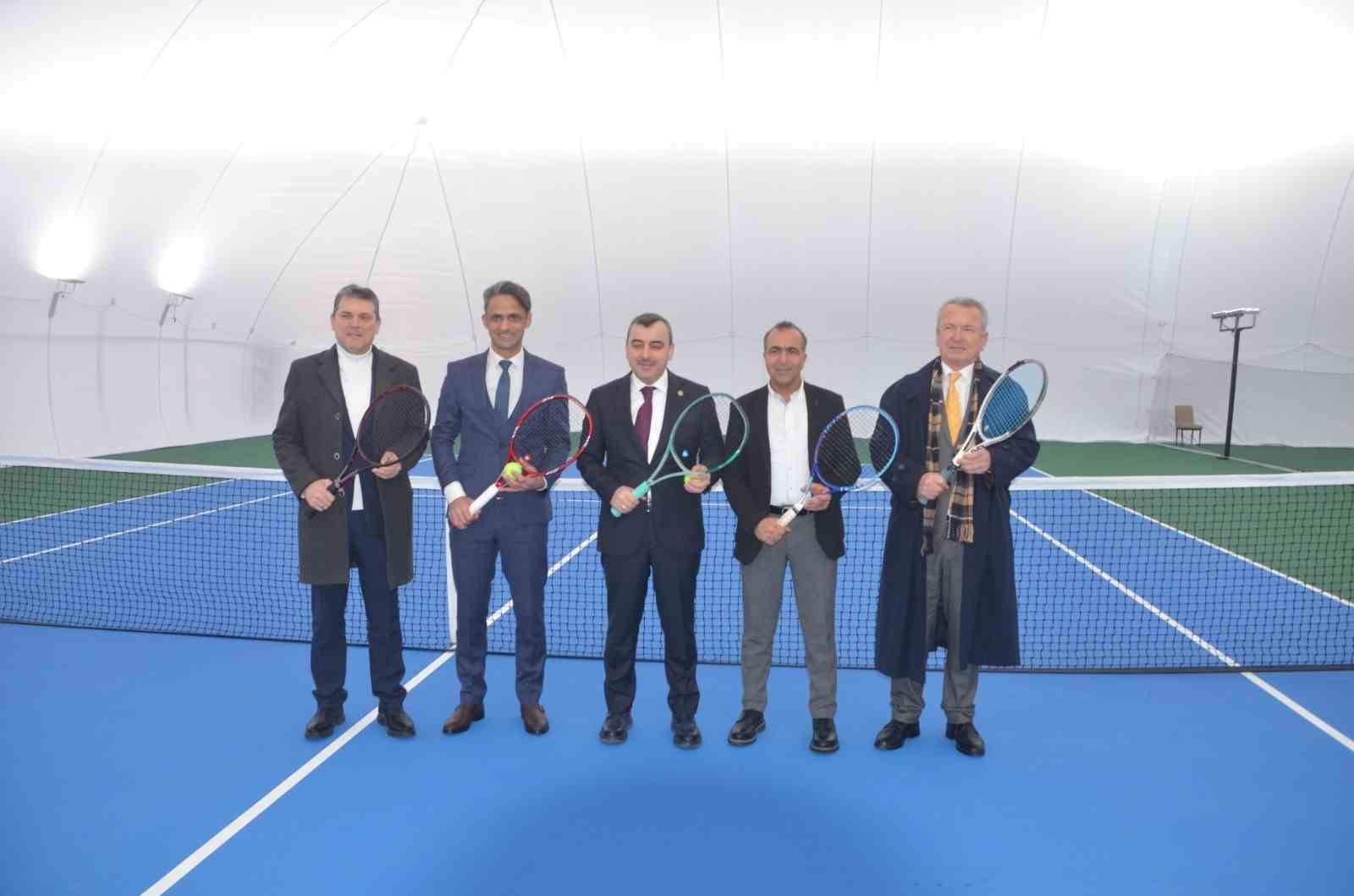 ÇAYCUMA'DA YENİ TENİS KORTLARI HİZMETE AÇILDI