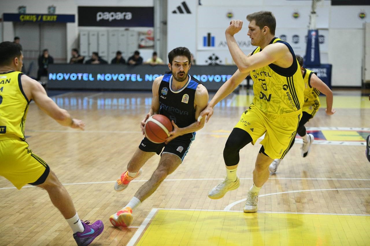 ÇAYIROVA BELEDİYESİ FENERBAHÇE KOLEJİ'Nİ DEPLASMANDA DEVİRDİ
