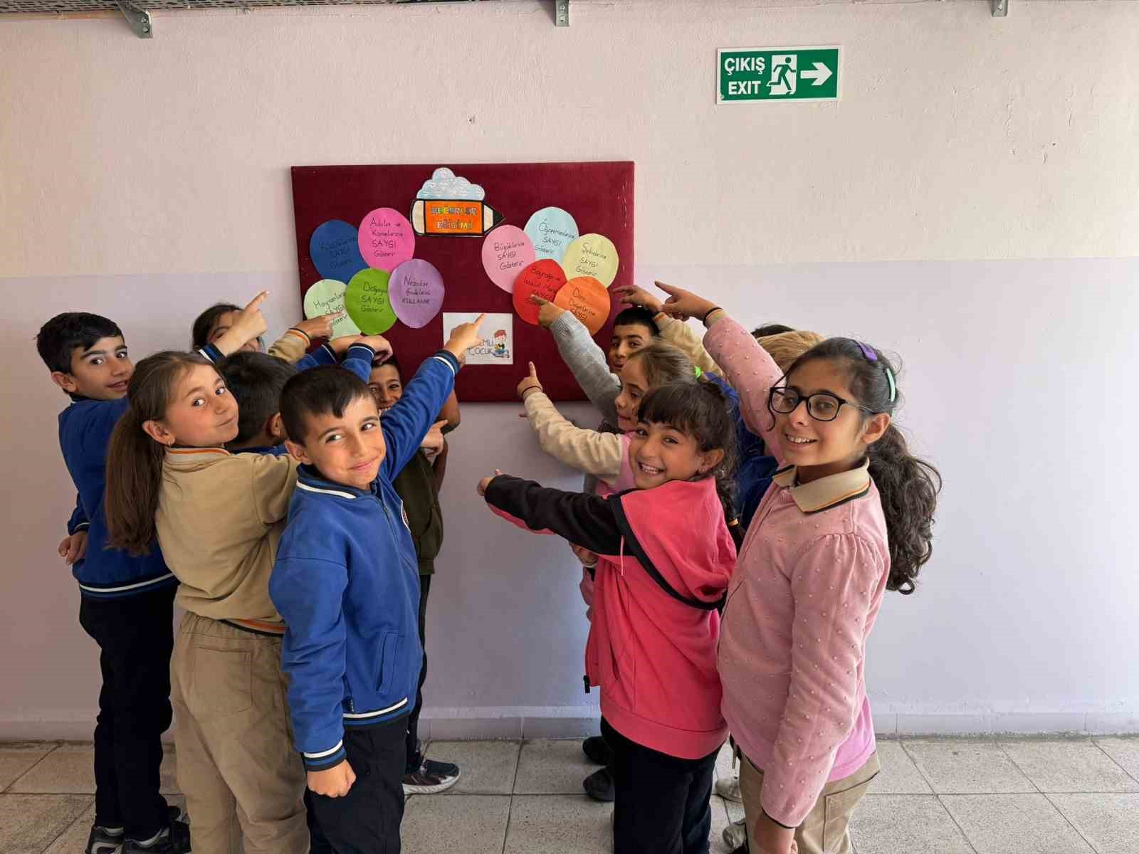 ÇEMİŞGEZEK İLÇESİNDE ÇOCUKLAR DEĞERLERİNE SAHİP ÇIKIYOR