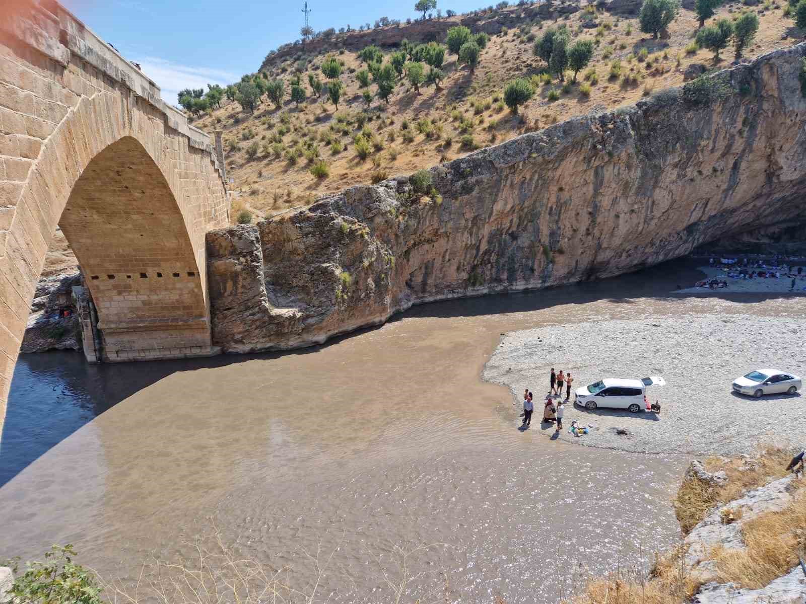 CENDERE KÖPRÜSÜ KANYONUNDA MAHSUR KALANLAR İÇİN KURTARMA OPERASYONU