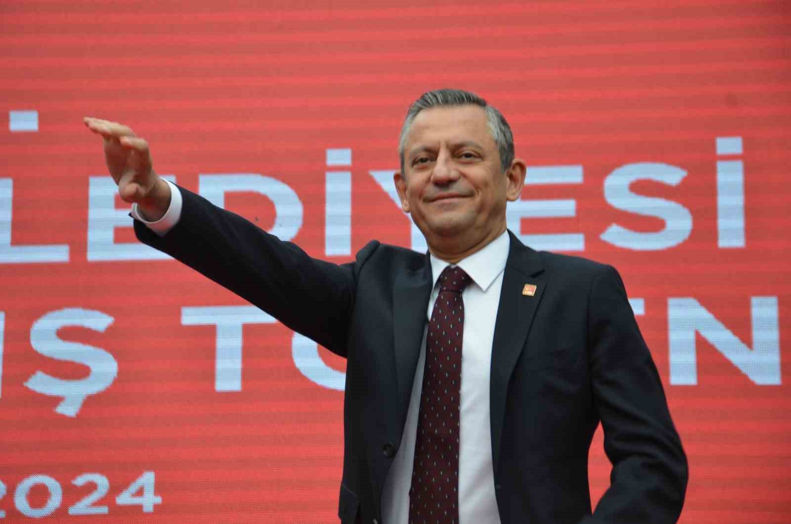 CHP GENEL BAŞKANI ÖZGÜR ÖZEL, BİLECİK’TE ZİYARETLERDE BULUNDU