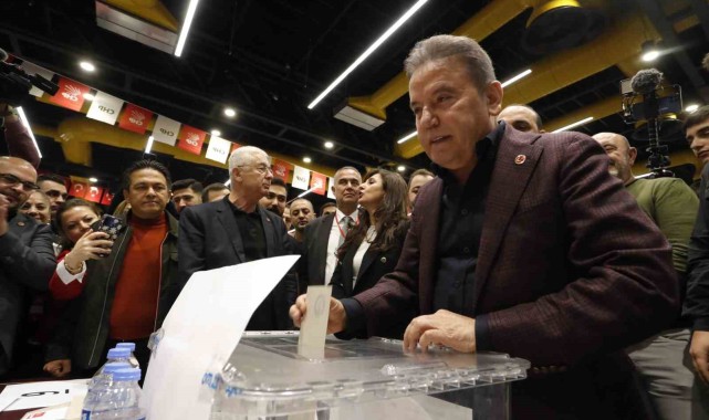CHP ön seçimde oy verme işlemi devam ediyor