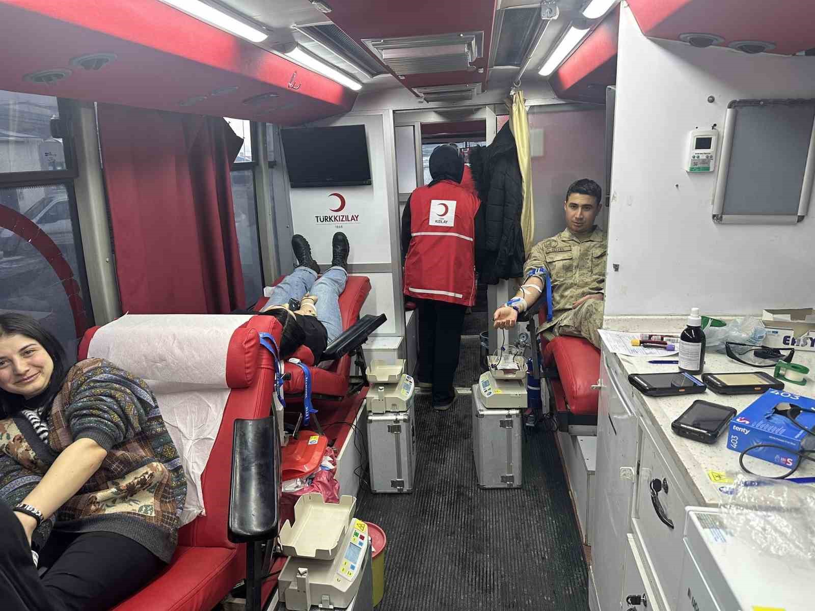 ÇILDIR HALKI REKOR KIRARAK KAN BAĞIŞINDA BULUNDU