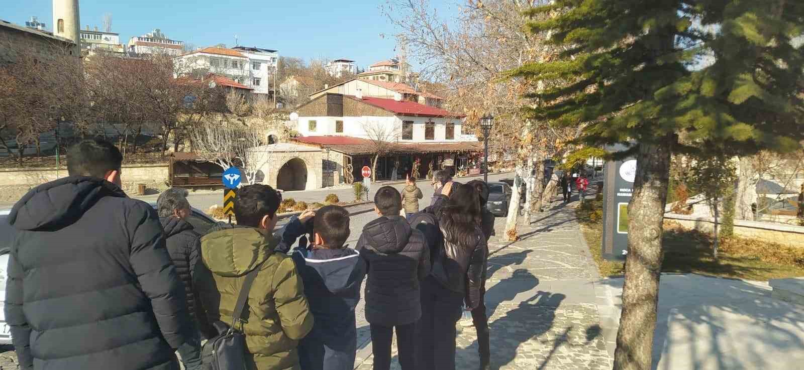 ÇOCUKLARA FOTOĞRAFÇILIK EĞİTİMİ VERİLDİ