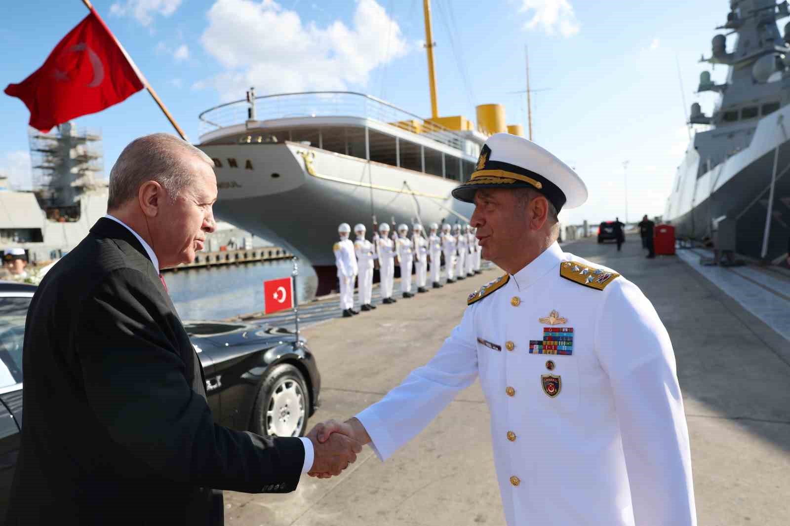 CUMHURBAŞKANI ERDOĞAN, SAVARONA YATINI İNCELEDİ