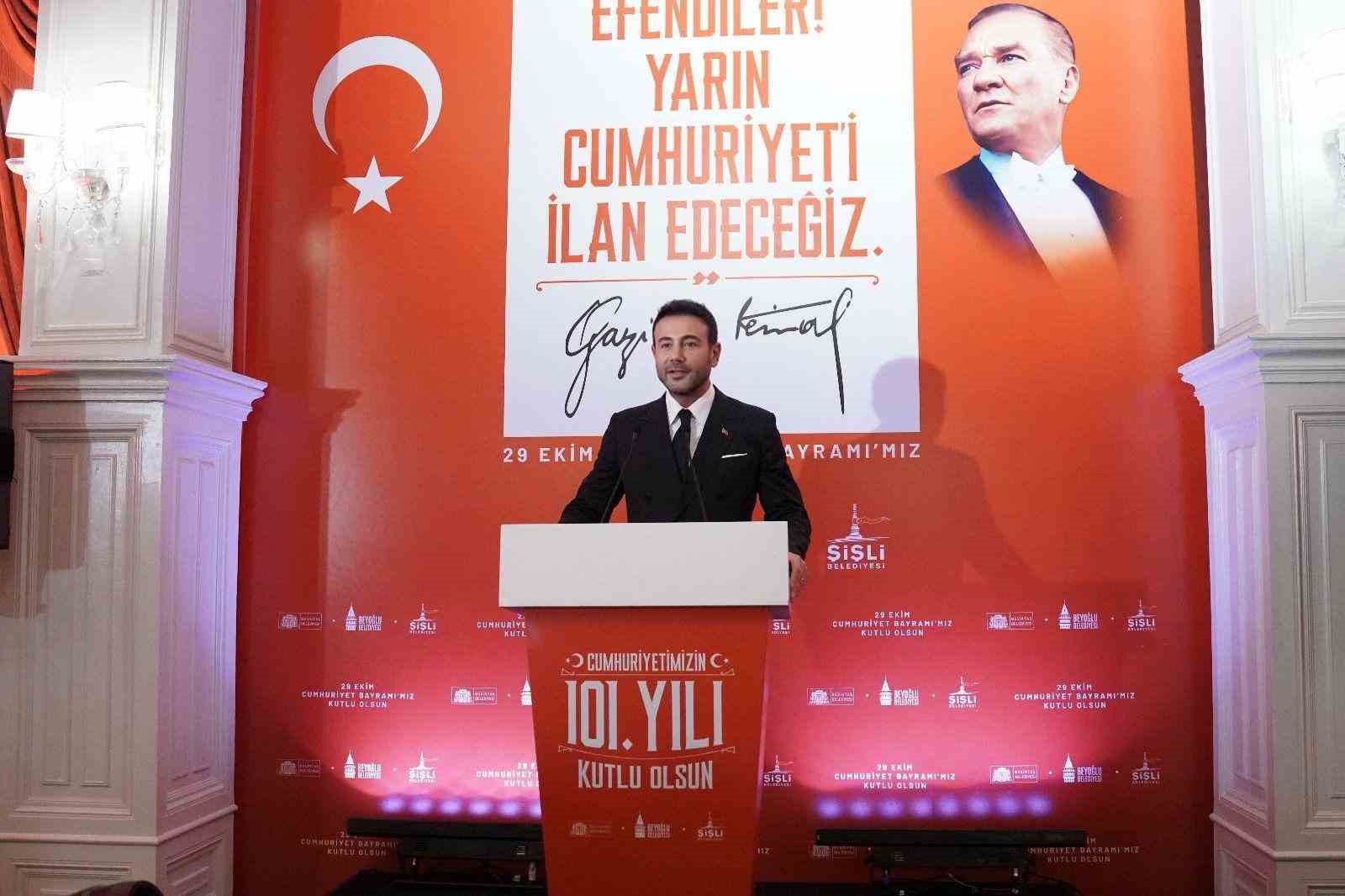 CUMHURİYET BALOSU BEYOĞLU’NDA KUTLANDI