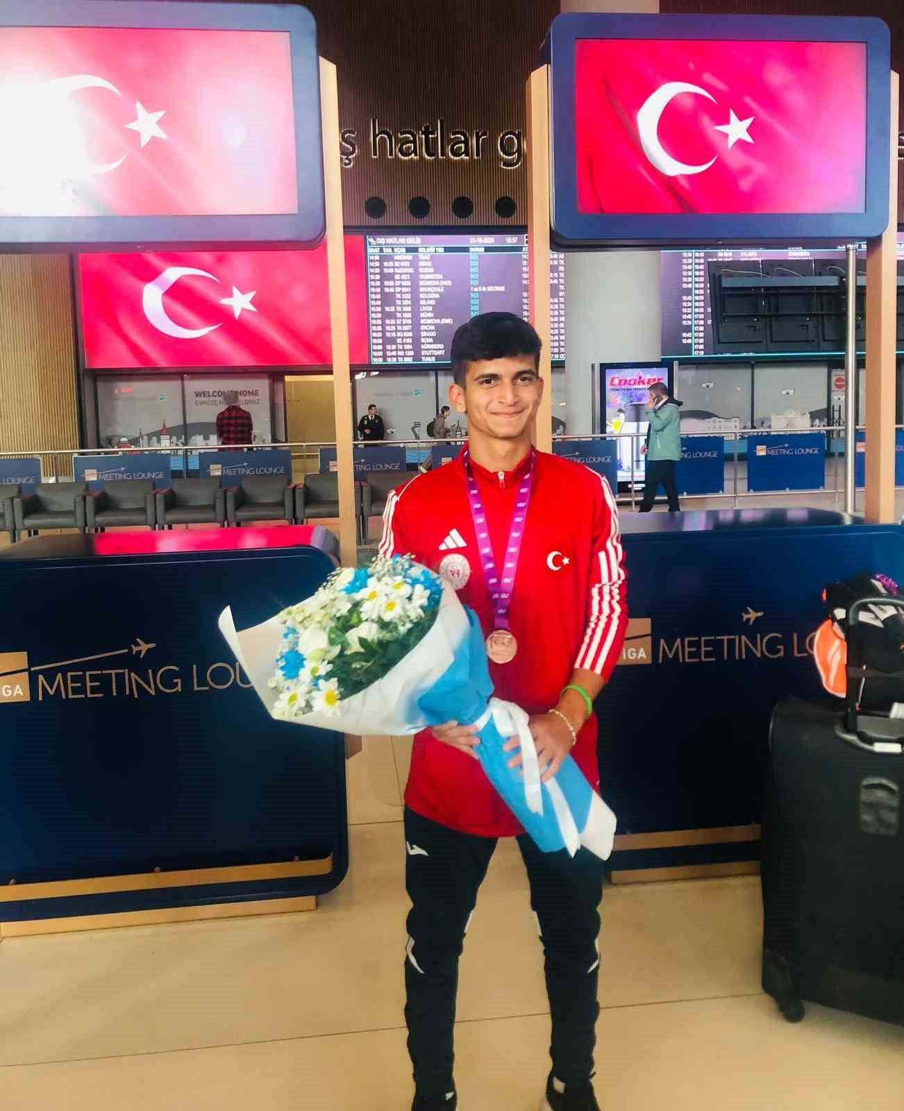 DARICALI SPORCUDAN DÜNYA 3’ÜNCÜLÜĞÜ