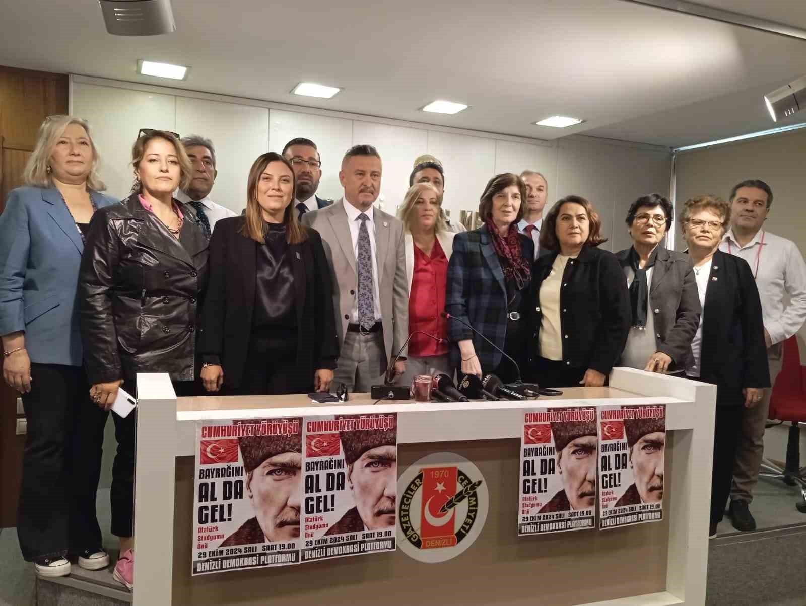 DENİZLİ DEMOKRASİ PLATFORMU, CUMHURİYET’İN 101. YILINDA FENER ALAYI CUMHURİYET YÜRÜYÜŞÜ DÜZENLEYECEK