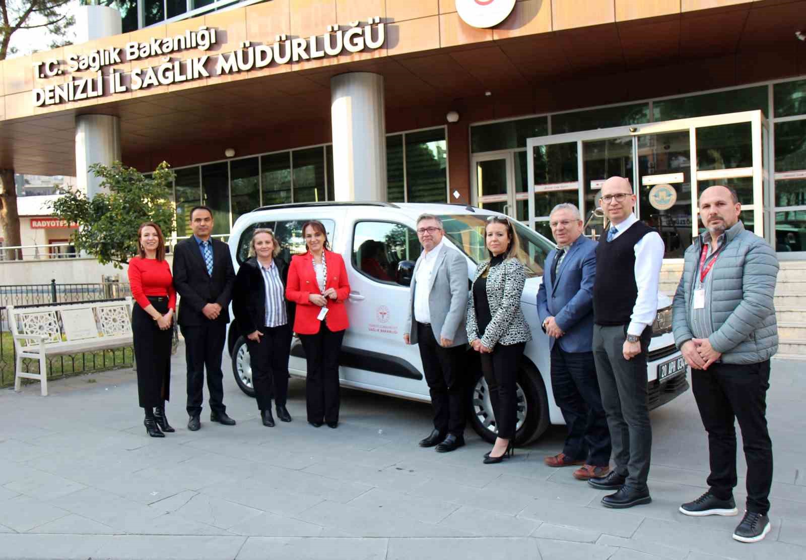 DENİZLİ DEVLET HASTANESİNE EVDE SAĞLIK HİZMETİ ARACI TESLİM EDİLDİ