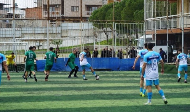 Denizli Emniyet Müdürlüğü Halı Saha Turnuvasında Başarılı Sonuçlar Alıyor