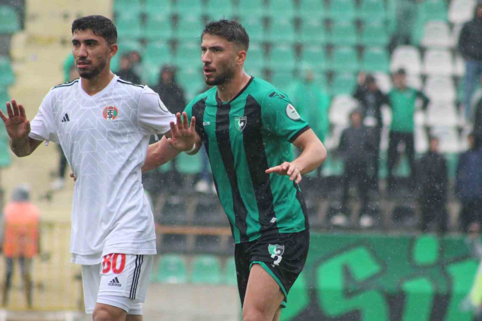 DENİZLİSPOR, 7EYLÜL TURGUTLUSPOR KARŞISINDA AĞIR BİR YENİLGİ ALDI