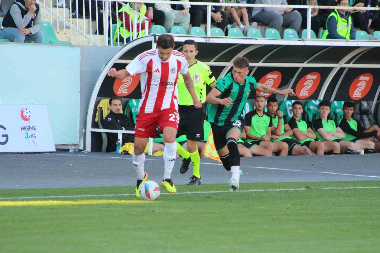 DENİZLİSPOR KAHRAMANMARAŞ İSTİKLALSPOR'A 4-0 MAĞLUP OLDU
