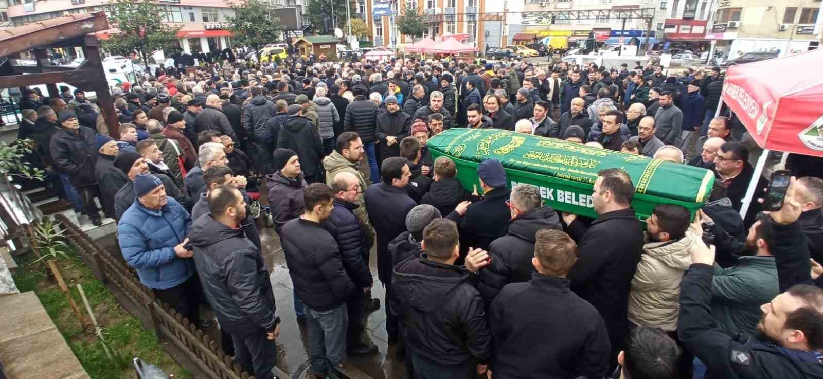 DEVREK İŞ İNSANI AHMET ÖKSÜZ DUALARLA SON YOLCULUĞUNA UĞURLANDI