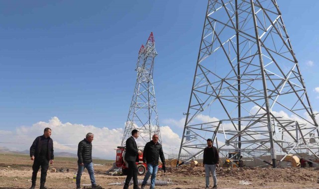 Diyadin İlçe Kaymakamı Mustafa Karali Trafo Merkezini Ziyaret Etti