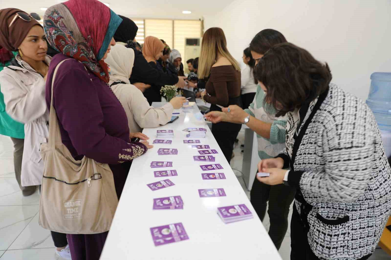 DİYARBAKIR BÜYÜKŞEHİR BELEDİYESİ KADINLARA DESTEK OLMAYA DEVAM EDİYOR
