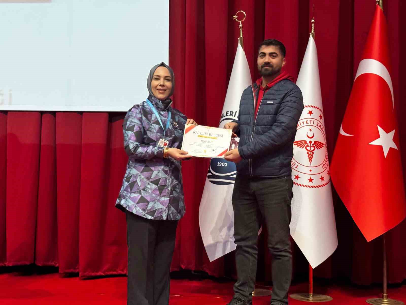 DİYARBAKIR GAZİ YAŞARGİL HASTANESİ SAĞLIK PROFESYONELLERİNE YÖNELİK SERTİFİKASYON PROGRAMLARI DEVAM EDİYOR