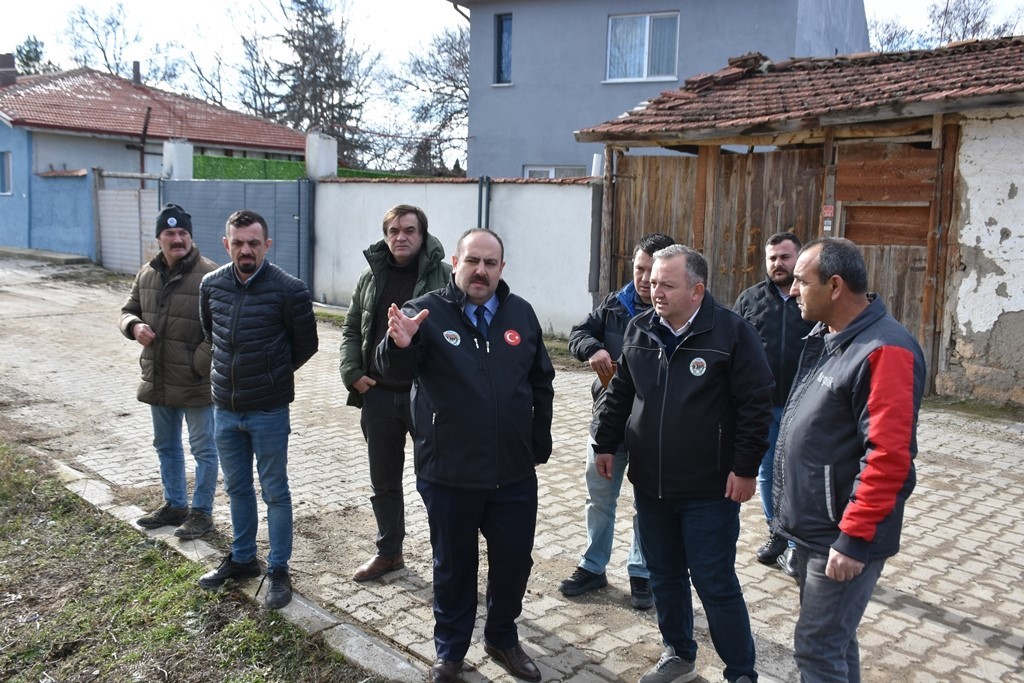DUTLUCA MAHALLESİ SAKİNLERİYLE BULUŞAN İNÖNÜ BELEDİYE BAŞKANI