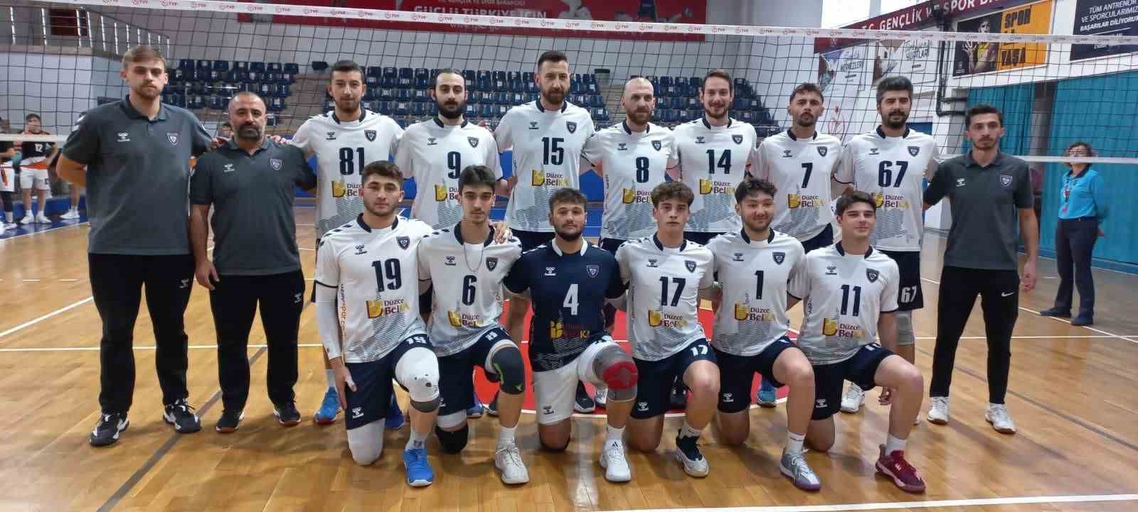 DÜZCE BELEDİYESPOR ERKEK VOLEYBOL TAKIMI 3-0'LIK SKORLA ÜÇÜNCÜLÜĞE YÜKSELDİ