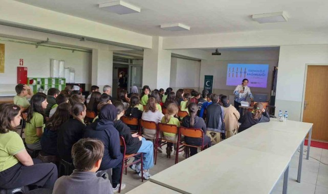 Düzce'de Teknoloji Kullanımına Dair Farkındalık Semineri