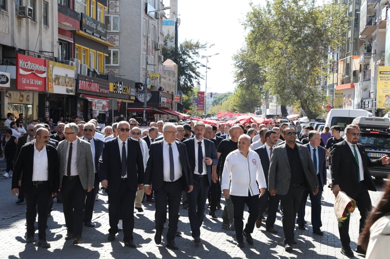 EDREMİT’TE AHİLİK HAFTASI KUTLAMALARI RENKLİ GEÇTİ