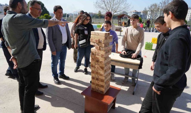 Edremit'te Matematik Zeka Oyunları Etkinliği Büyük İlgi Gördü