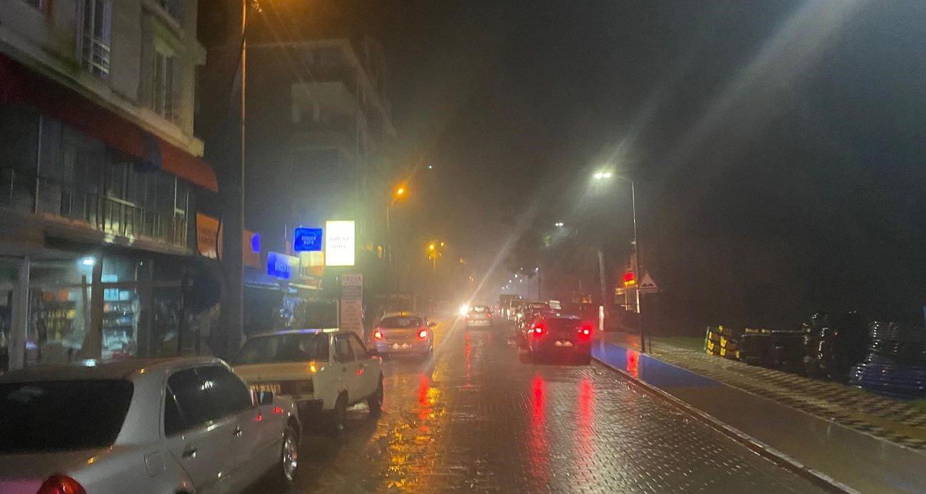 EGE DENİZİ'NDE ŞİDDETLİ DEPREM MEYDANA GELDİ