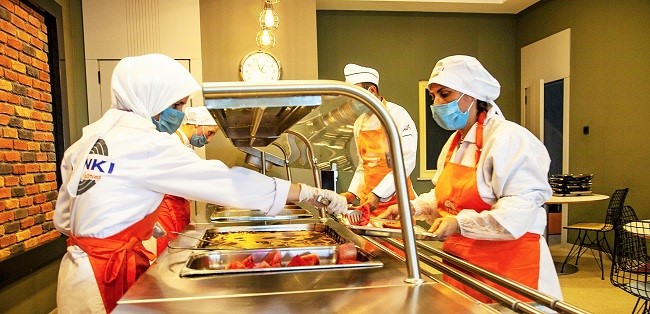 ENDÜSTRİYEL YEMEK SEKTÖRÜNDE KALİTE VE HİJYEN ÖN PLANDA
