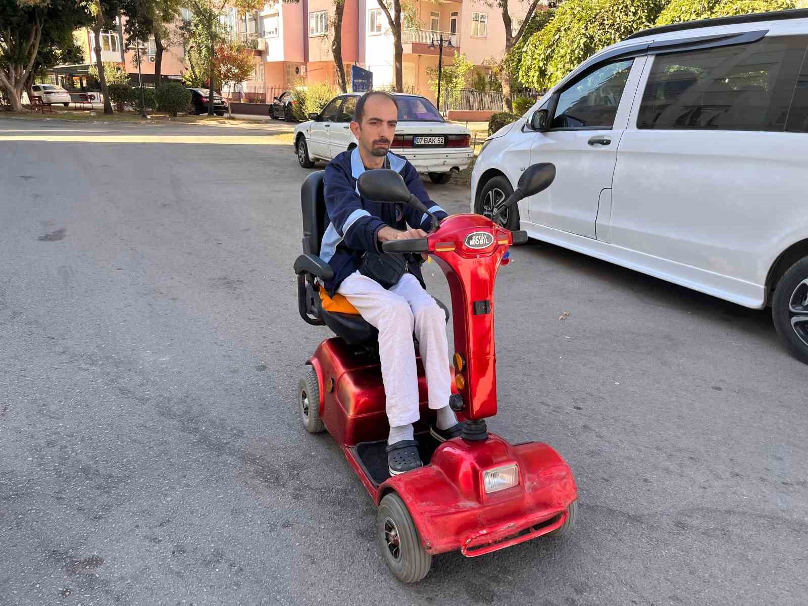 ENGELLİ DEPREMZEDEYE MUHTARLIKTAN DESTEK