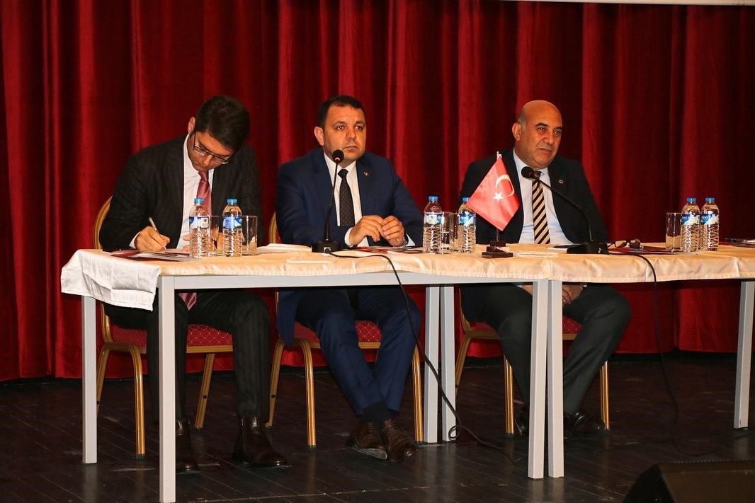 ERCİŞ’TE EĞİTİM DEĞERLENDİRME TOPLANTISI GERÇEKLEŞTİRİLDİ