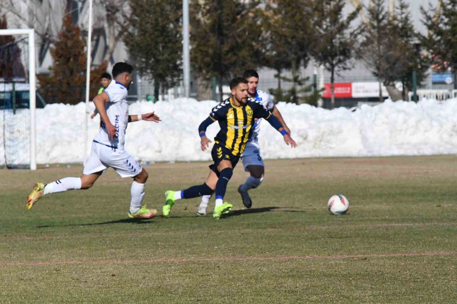 ERCİYES 38 FK AĞRI 1970 SK'YA 5-2 MAĞLUP OLDU