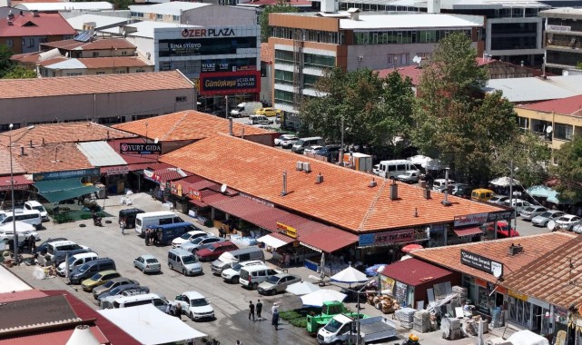 Erzincan Buğday Meydanı'nda Yenilenen Çatılar: Hızlı Çözüm