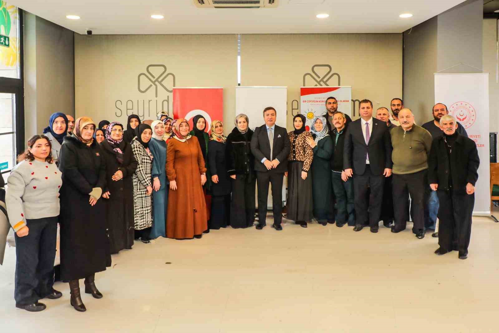 ERZİNCAN VALİSİ KAHVALTIDA KORUYUCU AİLELERLE BULUŞTU