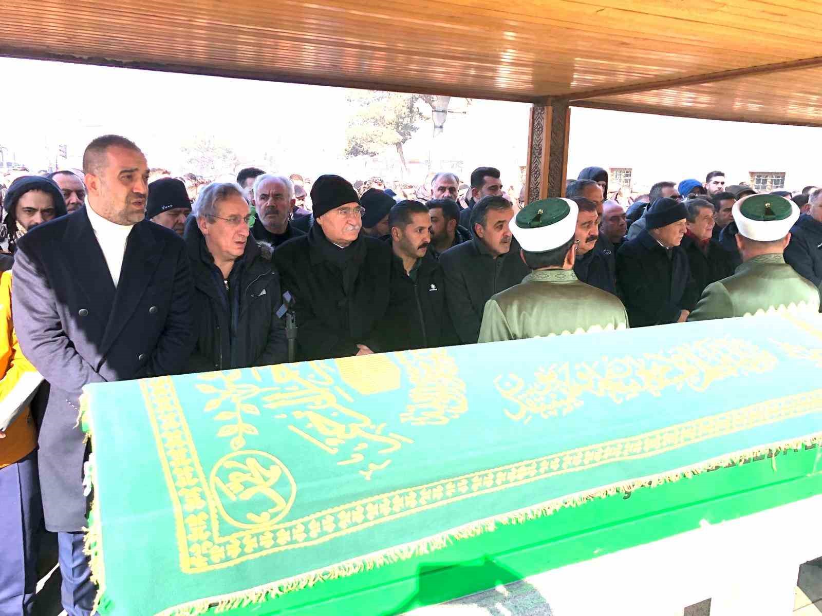ERZURUM BÜYÜKŞEHİR BELEDİYESİ YOL ŞUBE MÜDÜRÜ SEDAT BEKTAŞ'IN SON YOLCULUĞU